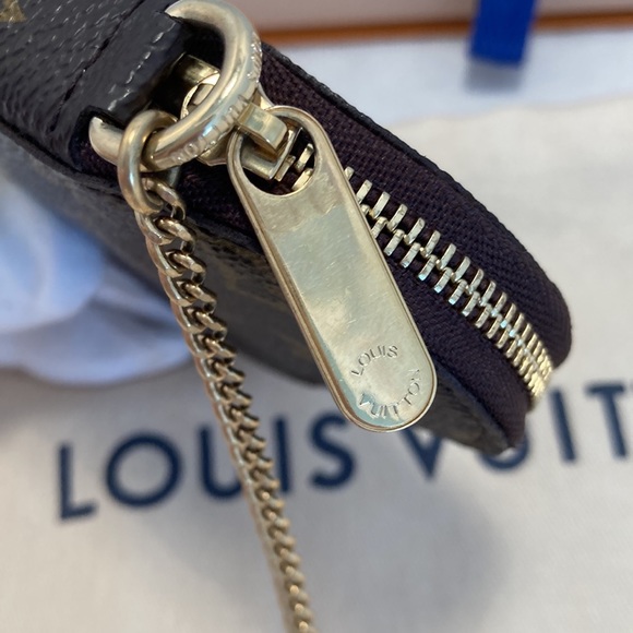 LOUIS Vuitton Monogram Coeur (Heart) Coin Purse - Picture 5 of 12